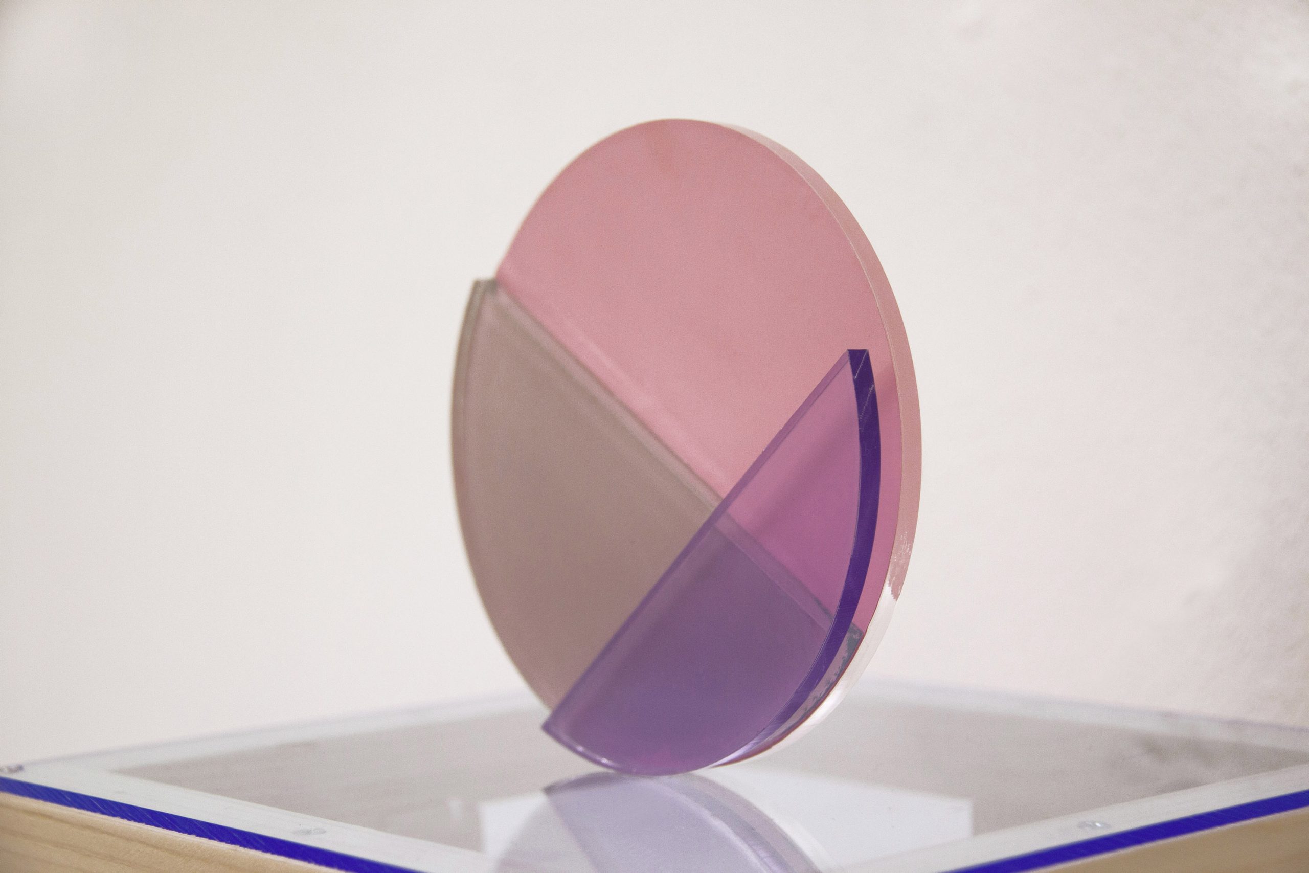 Giulia Fumagalli, “Cerchi di cielo - nana”, 2019, plexiglass, adhesive film, 12,5 x 12,5 x 1,5 cm