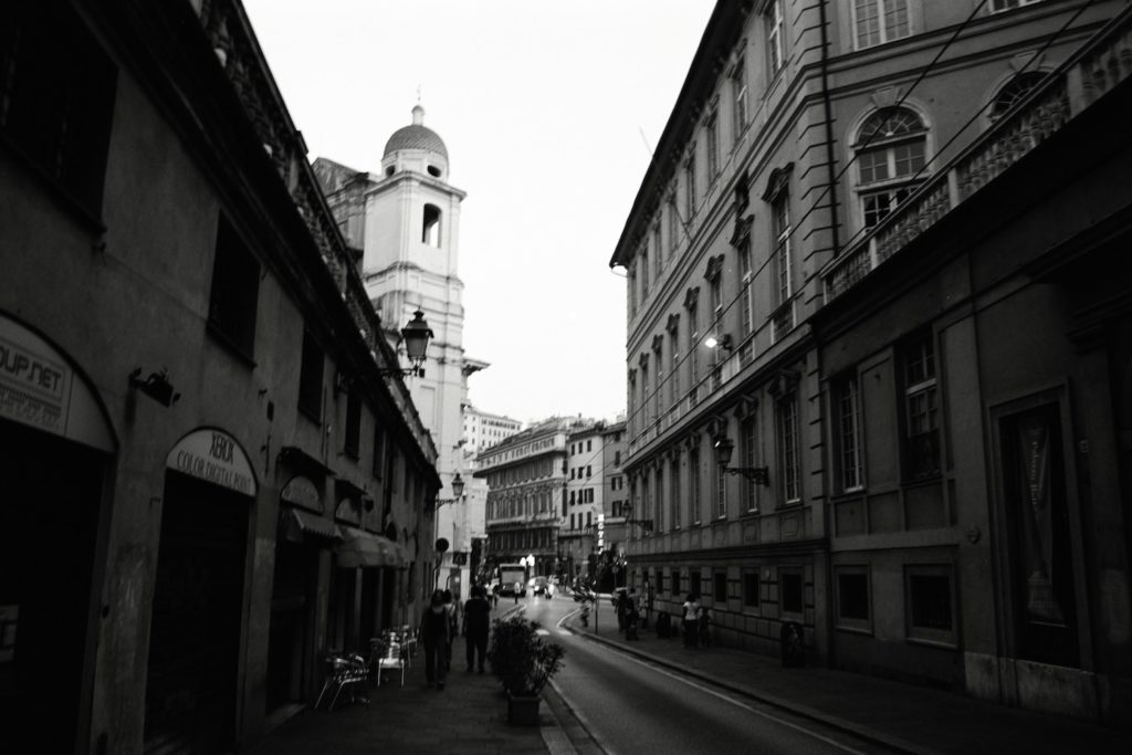 Genova pendolare. riflessione agrodolce per e su Genova