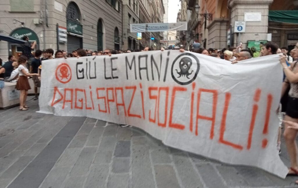 Manifestazione contro lo sgombero del LSOA Buridda. Genova