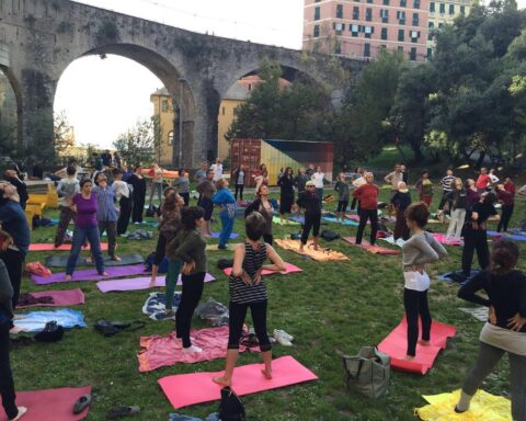 Evento Yoga Solidale a Genova a Sostegno della Palestina.