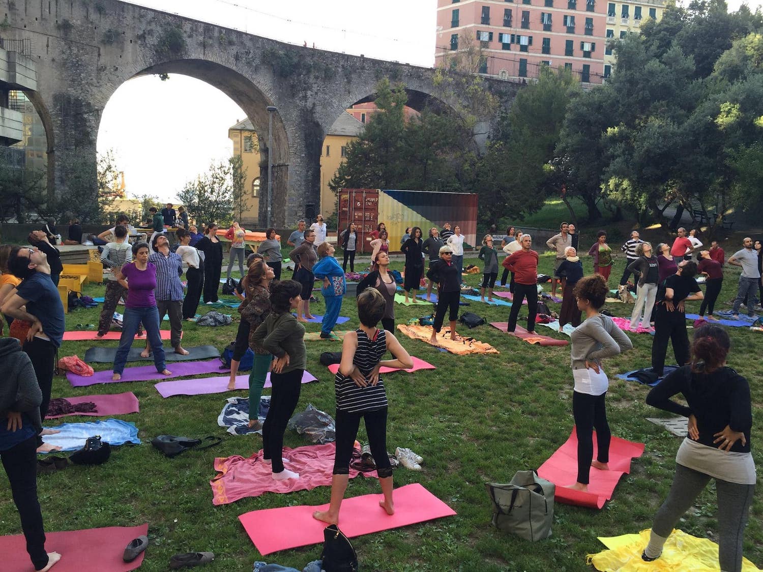 Evento Yoga Solidale a Genova a Sostegno della Palestina.