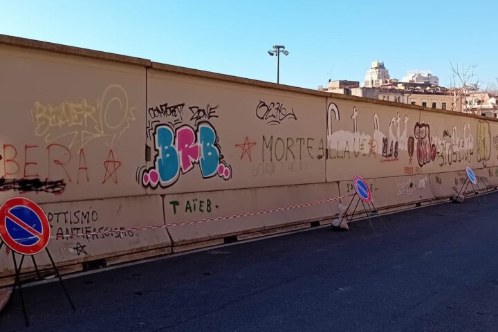 Via Montesano: una zona che in passato era considerata signorile ora si è vista crollare nella trascuratezza e nel degrado.