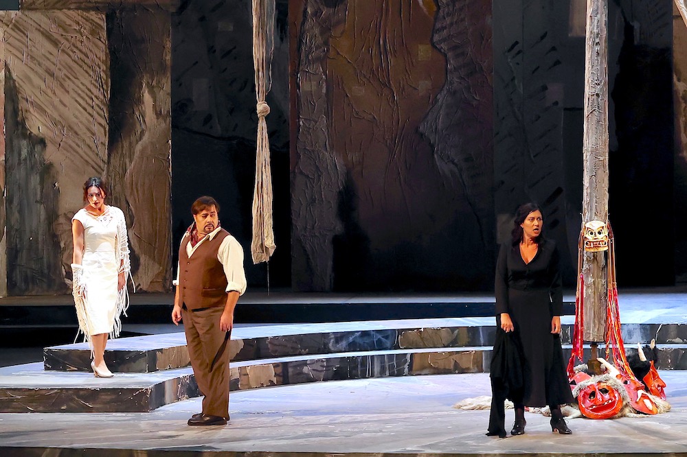 La Cavalleria di Mascagni, al Teatro Carlo Felice di Genova, emoziona al primo ciak