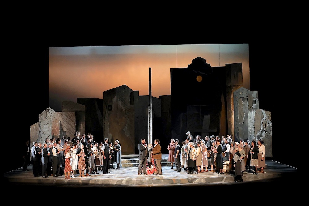 Cavalleria Rusticana, al Teatro Carlo Felice di Genova, emoziona al primo ciak