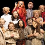 Il collettivo Familie Flöz al Teatro della Tosse celebra trent’anni senza parole.