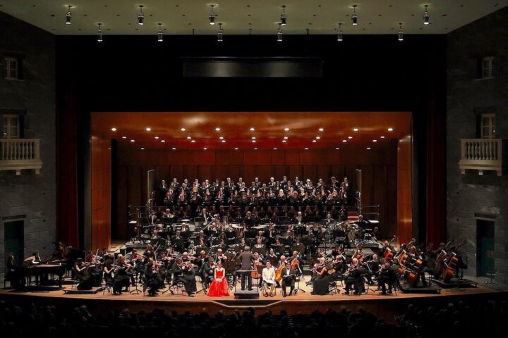 Carmina Burana, l’emozione travolge la platea del Teatro Carlo Felice di Genova